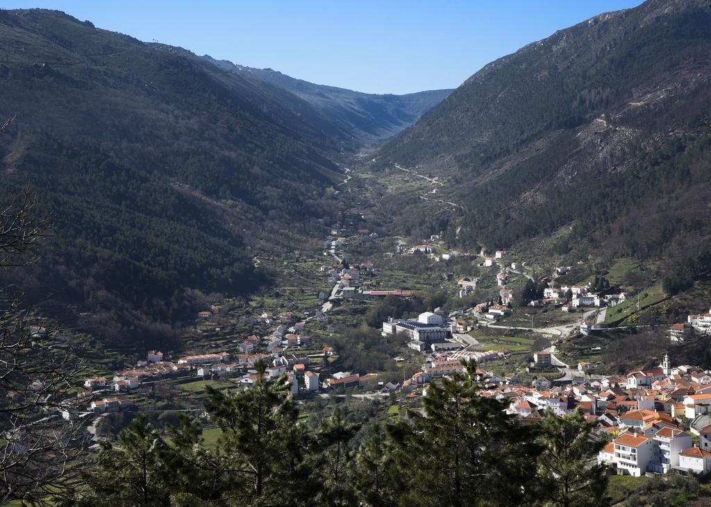 Casa Cerro Da Correia Pensionat Manteigas Exteriör bild